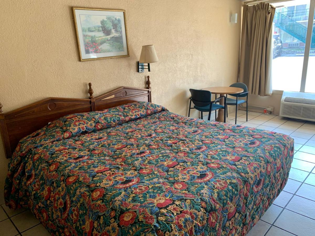 Budget Motel *